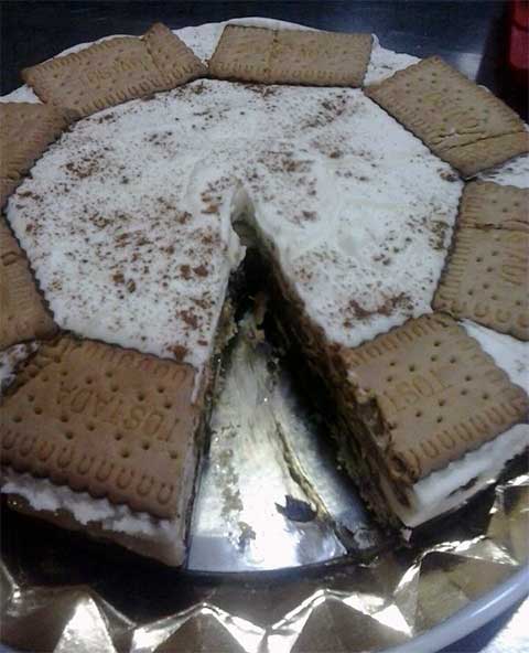 Tarta Casera de Chocolate y Nata del Bar Casa EL CATETO